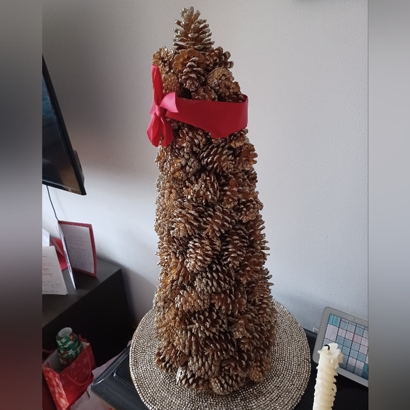 ⚡️SALE⚡️Pier 1 🎅 Gold Glitter Pinecone Tree - Picture 4 of 6